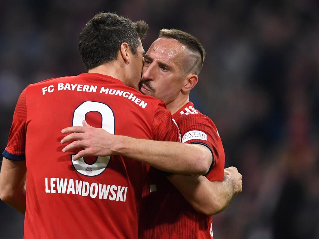 Bayern Kekeh Pertahankan Lewandowski, Ribery Beri Peringatan!