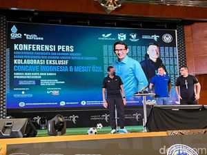 Ozil Sapa Jakarta: Assalamualaikum!