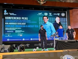 Ozil Sapa Jakarta: Assalamualaikum!