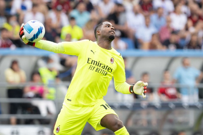 Mike Maignan REGGIO NELL'EMILIA, ITALY - MAY 22: Mike Maignan of AC Milan in action during the Serie A match between US Sassuolo and AC Milan at Mapei Stadium - Citta' del Tricolore on May 22, 2022 in Reggio nell'Emilia, Italy. (Photo by AC Milan/AC Milan via Getty Images)