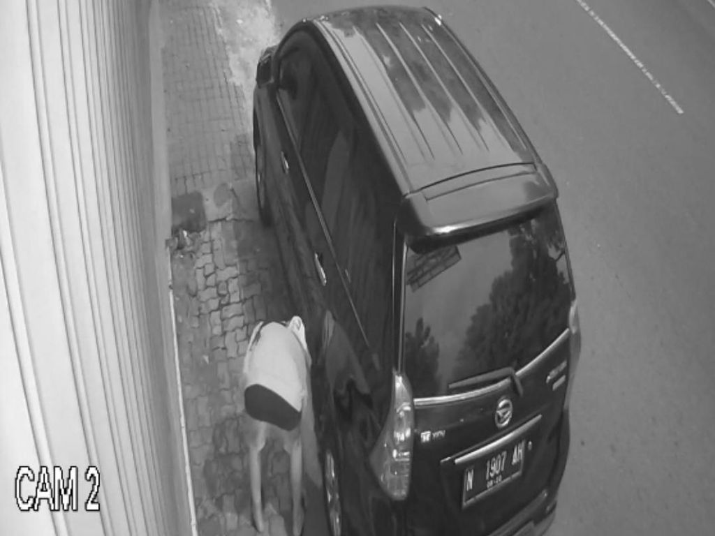 Mobil Driver Online di Kota Malang Dirusak, Pelaku Terekam CCTV