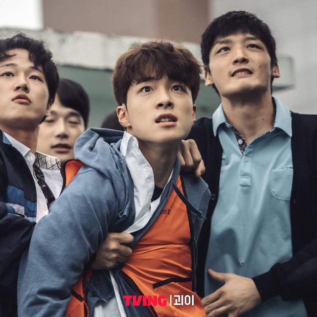 Mosntrous digarap oleh sutradara film peninsula/ Foto: hancinema.net Mosntrous digarap oleh sutradara film peninsula/ Foto: hancinema.net