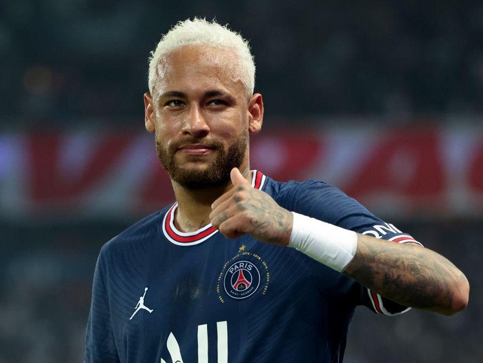 PARIS, FRANCE - MAY 21: Neymar Jr of PSG during the Ligue 1 Uber Eats match between Paris Saint-Germain (PSG) and FC Metz at Parc des Princes stadium on May 21, 2022 in Paris, France. (Photo by John Berry/Getty Images)