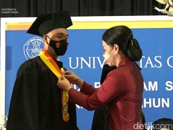 Hadiri Wisuda Putranya di UGM, Panglima TNI: Bangga Jadi Bagian Kagama