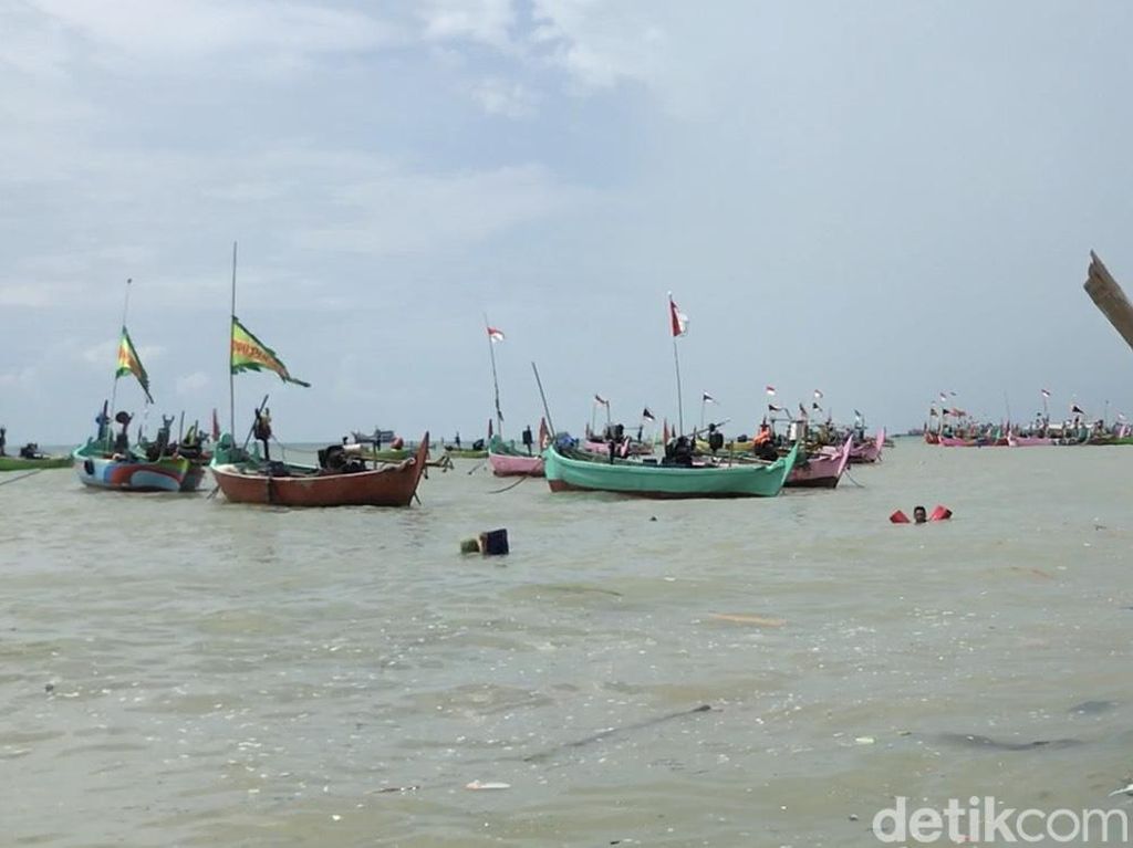 Usai Banjir Rob, Sejumlah Nelayan di Rembang Libur Melaut