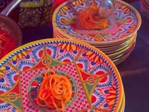 Ironi Pernikahan Mewah Kourtney Kardashian, Netizen: Pastanya Porsi Semut