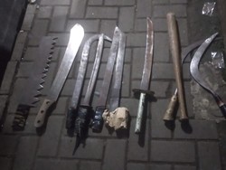 10 Sajam Tak Bertuan Ditemukan di Warung Sukabumi, Polisi Turun Tangan