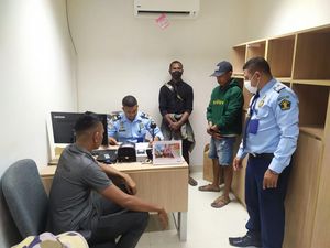 Nekat Masuk Timor Leste Secara Ilegal, 2 WNI Asal Atambua Diusir Nekat Masuk Timor Leste Secara Ilegal, 2 WNI Asal Atambua Diusir