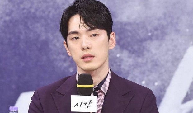 Potret Kim Jung Hyun dalam konferensi pers drama Time