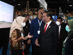 Jokowi Tinjau Rumah Resiliensi dalam Pameran Adexco 2022 di Nusa Dua Jokowi Tinjau Rumah Resiliensi dalam Pameran Adexco 2022 di Nusa Dua
