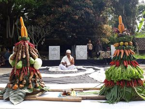 Ruwat Rawat Prasasti Sarungga, Jejak Peradaban di Lereng Merapi dan Merbabu Ruwat Rawat Prasasti Sarungga, Jejak Peradaban di Lereng Merapi dan Merbabu