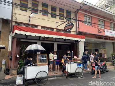 10 Kedai Kopi Legendaris di Indonesia, Ada yang Usianya Sudah 105 Tahun!