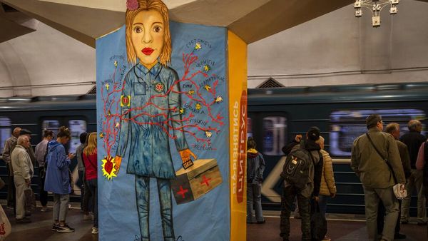 Kereta Bawah Tanah di Kharkiv Kembali Beroperasi, Begini Suasananya