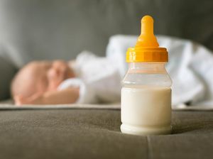 Kasihan, Ibu Ini Sampai Nyebrang Negara buat Cari Susu Anaknya