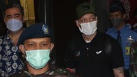 Selama di Jakarta Oezil akan mengunjungi kantor Kementerian Pariwisata dan Ekonomi Kreatif, pabrik sepatu di Tangerang serta berbagi pengetahuan dan pengalamannya di sepak bola dalam Coaching Clinic bersama atlet muda dan anak-anak kurang mampu di Jakarta Internasional Stadium (JIS).