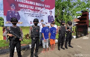 Polisi Ungkap Sosok DPO Kasus Sabu Rp 29 Miliar di Sukabumi Polisi Ungkap Sosok DPO Kasus Sabu Rp 29 Miliar di Sukabumi
