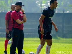 Bicara soal gaya melatih, ia sedikit memberikan penjelasan. Baginya, latihan maupun pertandingan harus dianggap setara.  