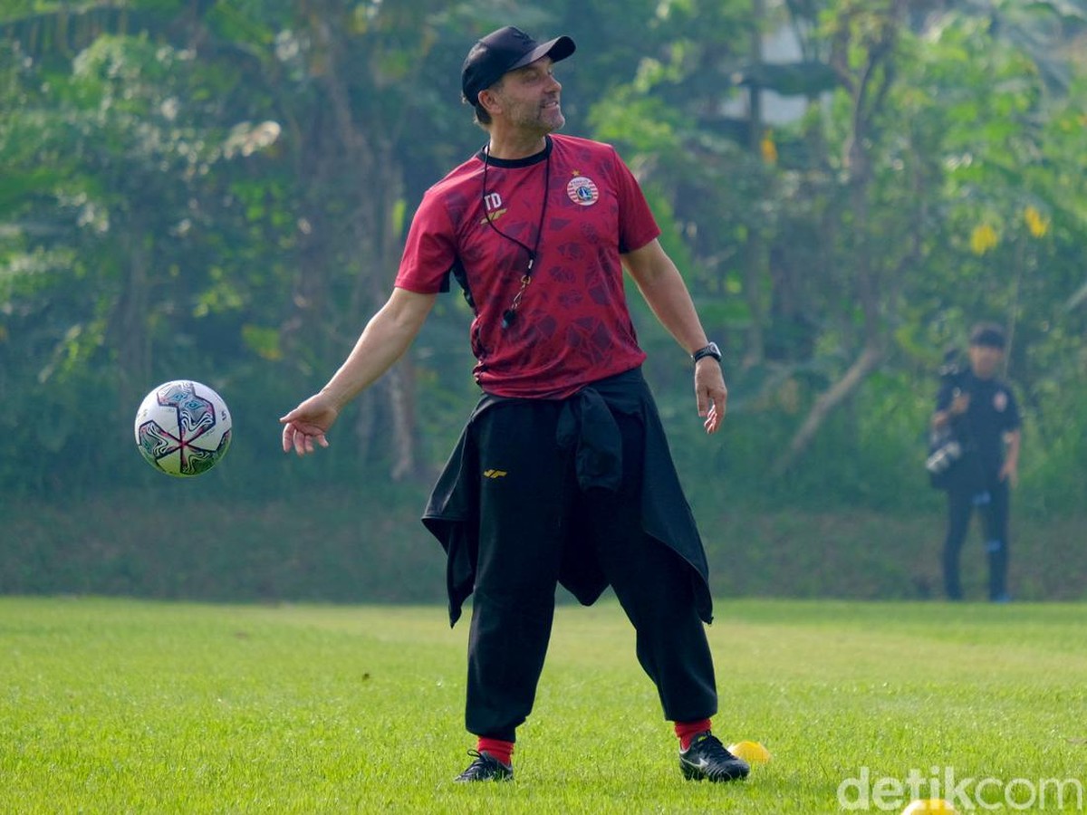 Thomas Doll memuji gelandang Persija Jakarta, Resky Fandy. (Foto: Andhika Prasetia/detikcom)