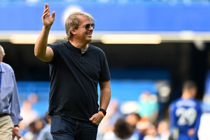 Todd Boehly Chelsea's prospective US owner Todd Boehly comes onto the pitch to join the lap of honour after the English Premier League football match between Chelsea and Watford at Stamford Bridge in London on May 22, 2022. - RESTRICTED TO EDITORIAL USE. No use with unauthorized audio, video, data, fixture lists, club/league logos or 'live' services. Online in-match use limited to 120 images. An additional 40 images may be used in extra time. No video emulation. Social media in-match use limited to 120 images. An additional 40 images may be used in extra time. No use in betting publications, games or single club/league/player publications. (Photo by Glyn KIRK / AFP) / RESTRICTED TO EDITORIAL USE. No use with unauthorized audio, video, data, fixture lists, club/league logos or 'live' services. Online in-match use limited to 120 images. An additional 40 images may be used in extra time. No video emulation. Social media in-match use limited to 120 images. An additional 40 images may be used in extra time. No use in betting publications, games or single club/league/player publications. / RESTRICTED TO EDITORIAL USE. No use with unauthorized audio, video, data, fixture lists, club/league logos or 'live' services. Online in-match use limited to 120 images. An additional 40 images may be used in extra time. No video emulation. Social media in-match use limited to 120 images. An additional 40 images may be used in extra time. No use in betting publications, games or single club/league/player publications. (Photo by GLYN KIRK/AFP via Getty Images)