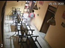 Viral Pria Lepas Celana Mondar-mandir Tak Jelas di Kafe