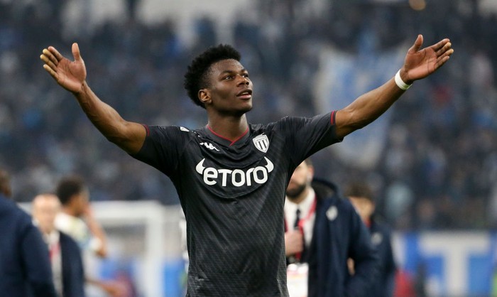 MARSEILLE, FRANCE - MARCH 6: Aurelien Tchouameni of Monaco celebrates the victory with the supporters following the Ligue 1 Uber Eats match between Olympique de Marseille (OM) and AS Monaco (ASM) at Stade Velodrome on March 6, 2022 in Marseille, France. (Photo by John Berry/Getty Images)
