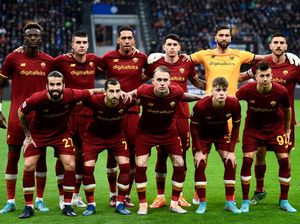 Mourinho, Mkhitaryan, dan Smalling Sudah Juara Lagi, MU Kapan? Mourinho, Mkhitaryan, dan Smalling Sudah Juara Lagi, MU Kapan?