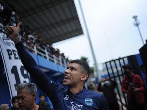 Snapshot: Latihan Perdana Ciro Alves di Persib Disambut Hangat Bobotoh Snapshot: Latihan Perdana Ciro Alves di Persib Disambut Hangat Bobotoh