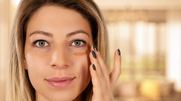 Ilustrasi Make Up/ Foto: Canva/ Sefa ozel Ilustrasi Make Up/ Foto: Canva/ Sefa ozel