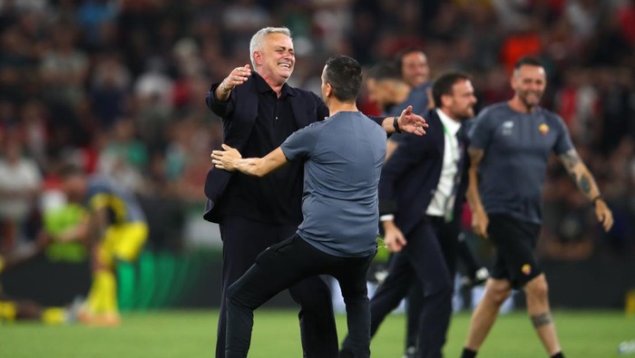 TIRANA, ALBANIA - MAY 25:  AS Roma Manager Jose Mourinho celebrates at the end of the UEFA Conference League final match between AS Roma and Feyenoord at Arena Kombetare on May 25, 2022 in Tirana, Albania. (Photo by Chris Brunskill/Fantasista/Getty Images)