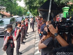 Sisi Lain Pernikahan Ketua MK-Adik Jokowi, Kisah Jurnalis yang Disekat