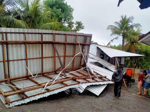Belasan Rumah dan 1 Merajan di Buleleng Rusak Diterjang Angin