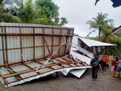 Belasan Rumah dan 1 Merajan di Buleleng Rusak Diterjang Angin