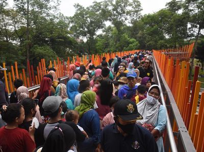 Potret Tebet Eco Park Awal Dibuka, Penuh Pengunjung-Ditutup Sementara