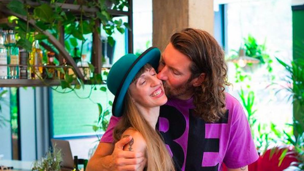 Foto: Pasangan Viral yang Bikin Podcast Bercinta, Jadi Kontroversi Foto: Pasangan Viral yang Bikin Podcast Bercinta, Jadi Kontroversi