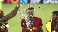 Hasilnya adalah gol dari kaki Nicolo Zaniolo pada menit ke-32. Feyenoord pun meningkatkan daya gedor dan mendesak Roma, akan tetapi tak berhasil mendapatkan gol penyama kedudukan sampai waktu usai. AP Photo