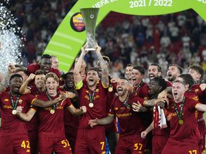 Potret AS Roma Rayakan Juara UEFA Conference League