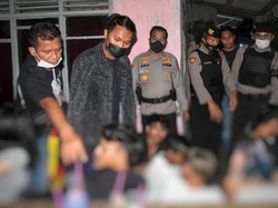 Anggota Geng Motor di Cirebon Digerebek Polisi saat Pesta Miras