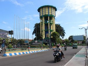 Asal-Usul Nama Ringin Contong, Landmark Kabupaten Jombang Asal-Usul Nama Ringin Contong, Landmark Kabupaten Jombang