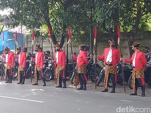 Jokowi Tiba di Lokasi Akad Nikah Ketua MK-Idayati Jokowi Tiba di Lokasi Akad Nikah Ketua MK-Idayati