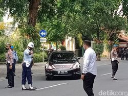 Jelang Akad Nikah Ketua MK-Adik Jokowi, Sejumlah Tamu Mulai Berdatangan