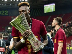 Tammy Abraham Datang ke Roma, Main, dan Jadi Juara