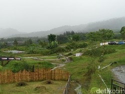 Ratusan Pesepeda Downhill Berlaga di Trek Bukit Klangon Sleman