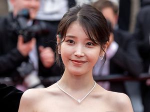 Viral Video IU Disenggol Model di Cannes Film Festival, Bikin Klarifikasi Viral Video IU Disenggol Model di Cannes Film Festival, Bikin Klarifikasi