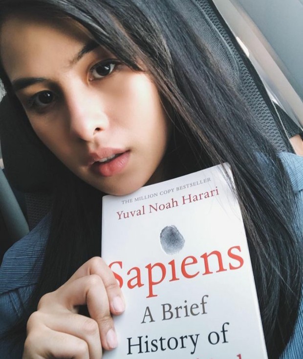 Buku bacaan Maudy Ayunda