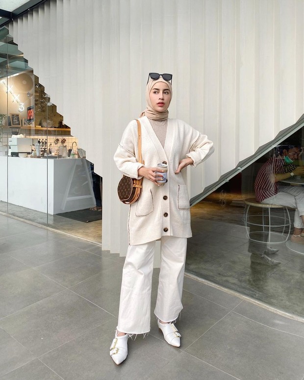 Gaya fashion layering