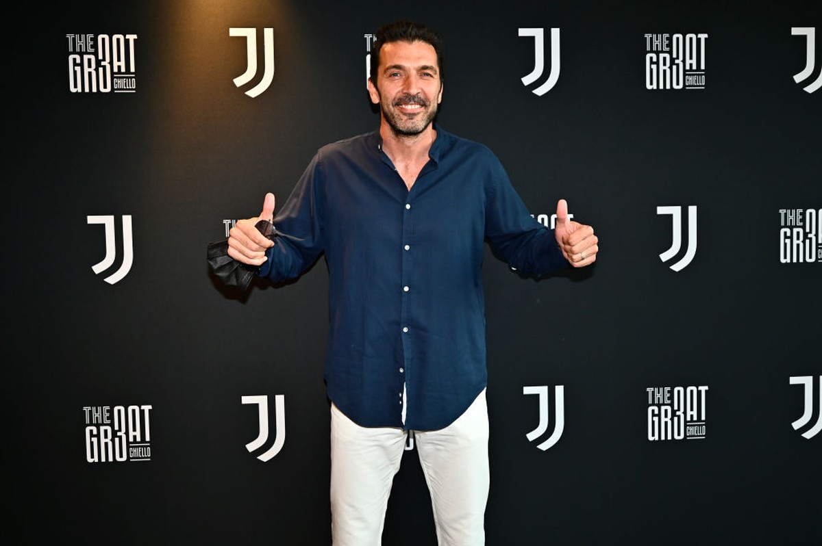 Buffon Angkat Topi buat AC Milan (Juventus FC via Getty Images/Juventus FC)