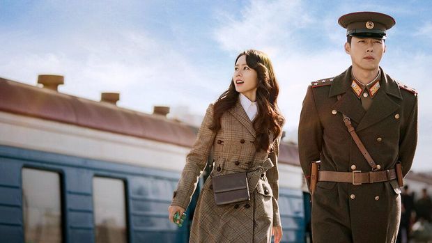 Hyun Bin dan Son Ye Jin di Crash Landing on You