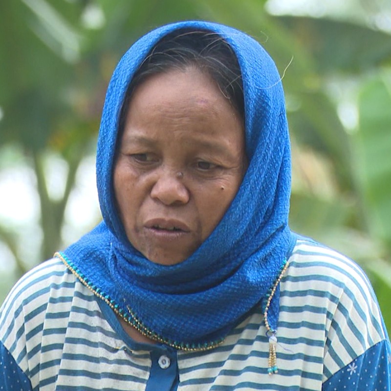 Mari Bantu Bu Nanik, Lansia Kuli Pasir dan Batu demi Gantikan Suami