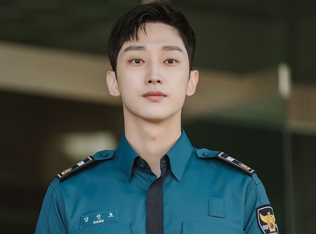 Jung Jinyoung yang merupakan leader B1A4 juga putuskan untuk keluar dari agensi namun tetap menjadi bagian dari B1A4 sama seperti Baro.