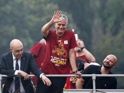 Roma Juara Conference League, Mourinho Dibuatkan Mural ala Romawi